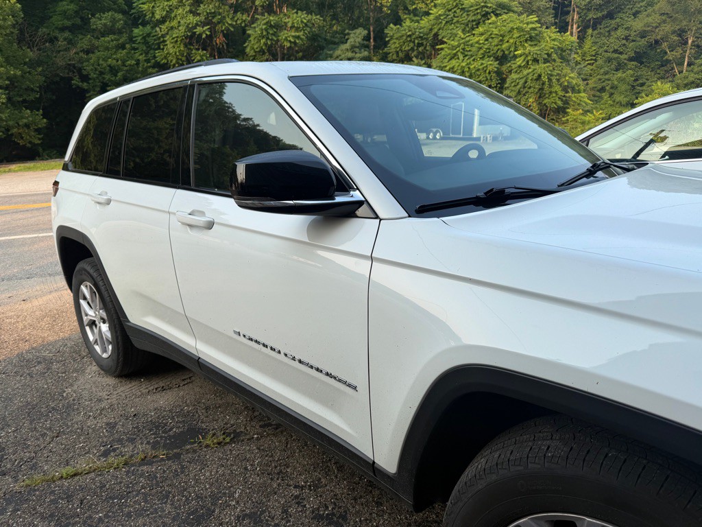 2022 Jeep Grand Cherokee Image 3