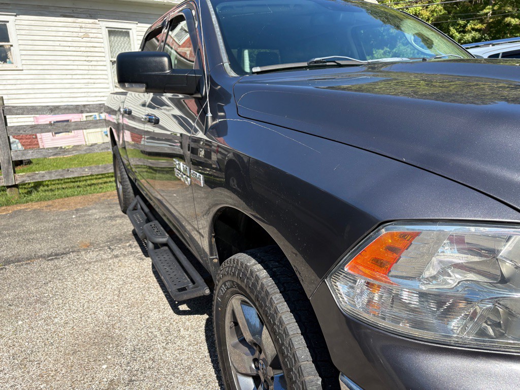 2015 RAM 1500 Image 3