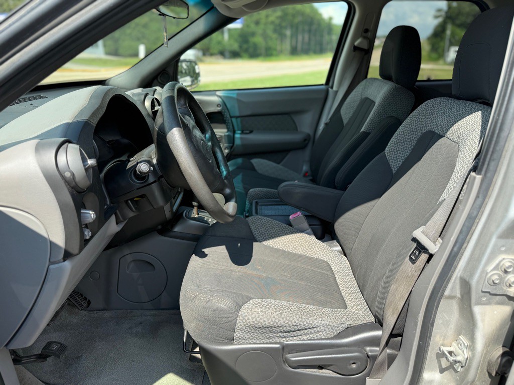 2005 Pontiac Aztek Image 10