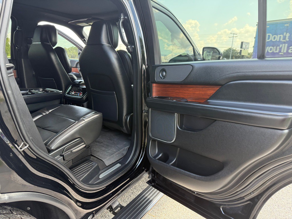 2018 Lincoln Navigator Image 19