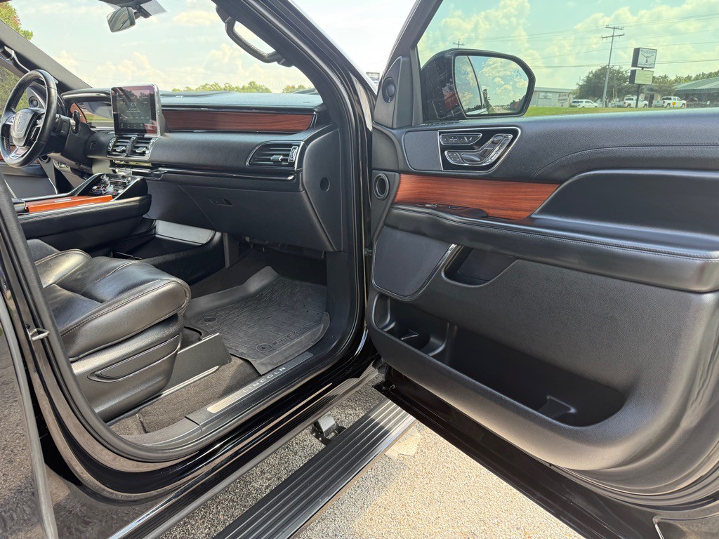 2018 Lincoln Navigator Image 22