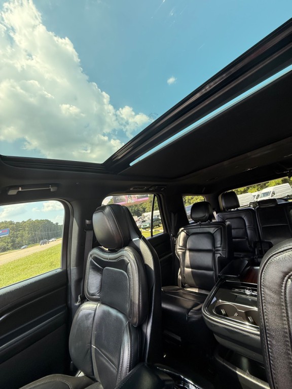 2018 Lincoln Navigator Image 28