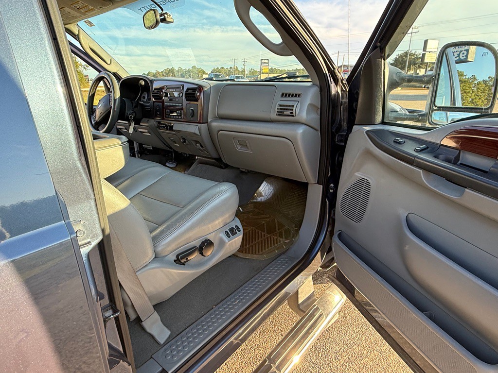 2005 Ford F-250 Image 6