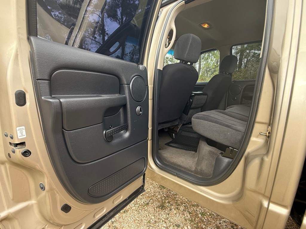 2004 Dodge Ram 2500 Image 16