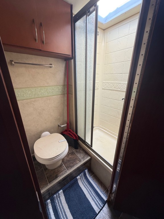 2011 Ford Econoline Image 12