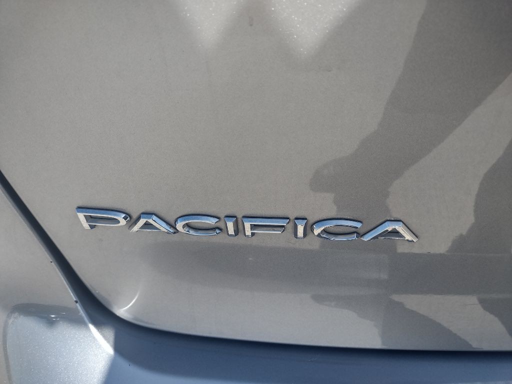 2017 Chrysler Pacifica Image 9