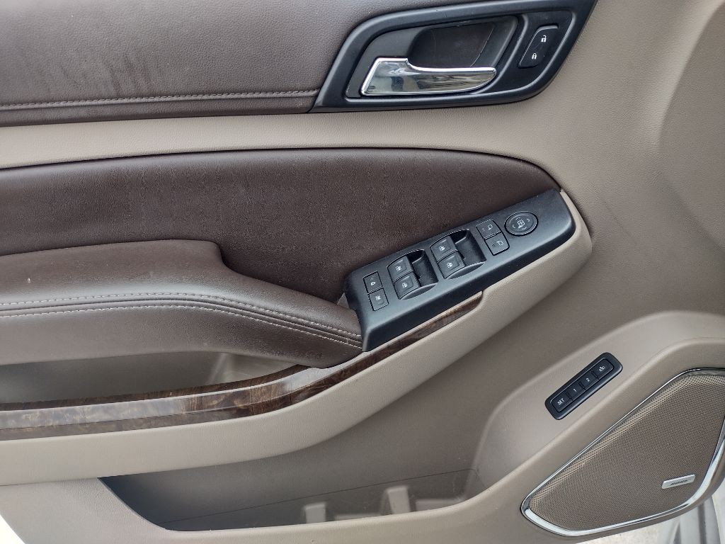 2015 Chevrolet Suburban Image 16