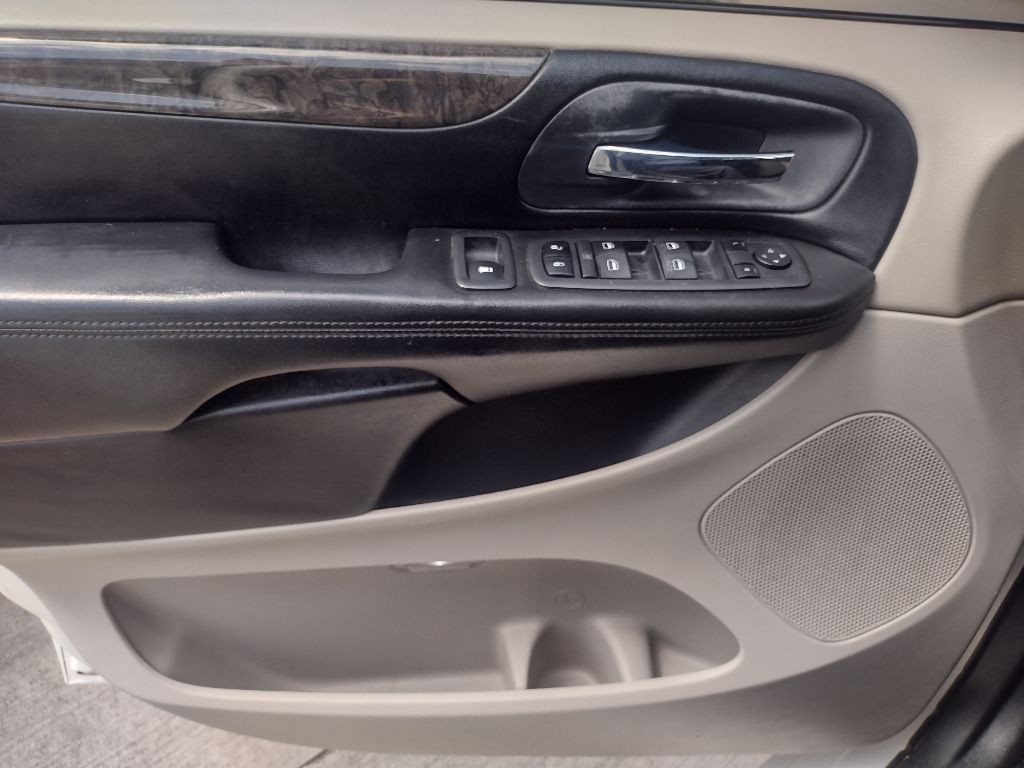 2011 Dodge Grand Caravan Image 17