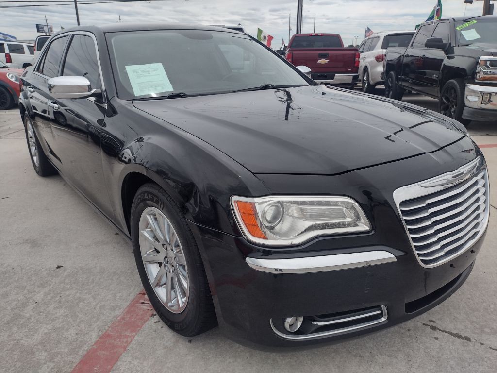 2012 Chrysler 300 Image 1