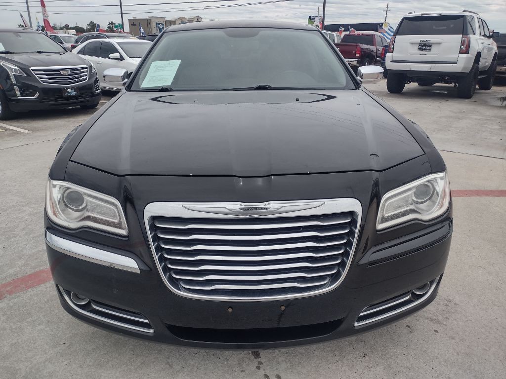 2012 Chrysler 300 Image 2