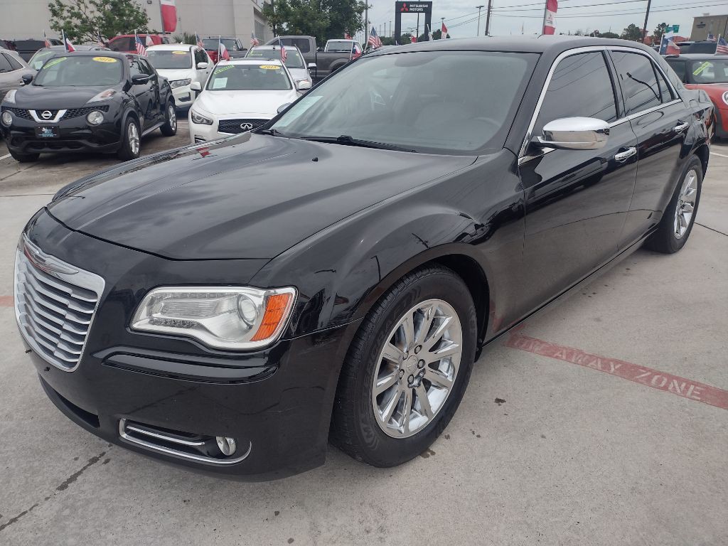 2012 Chrysler 300 Image 3