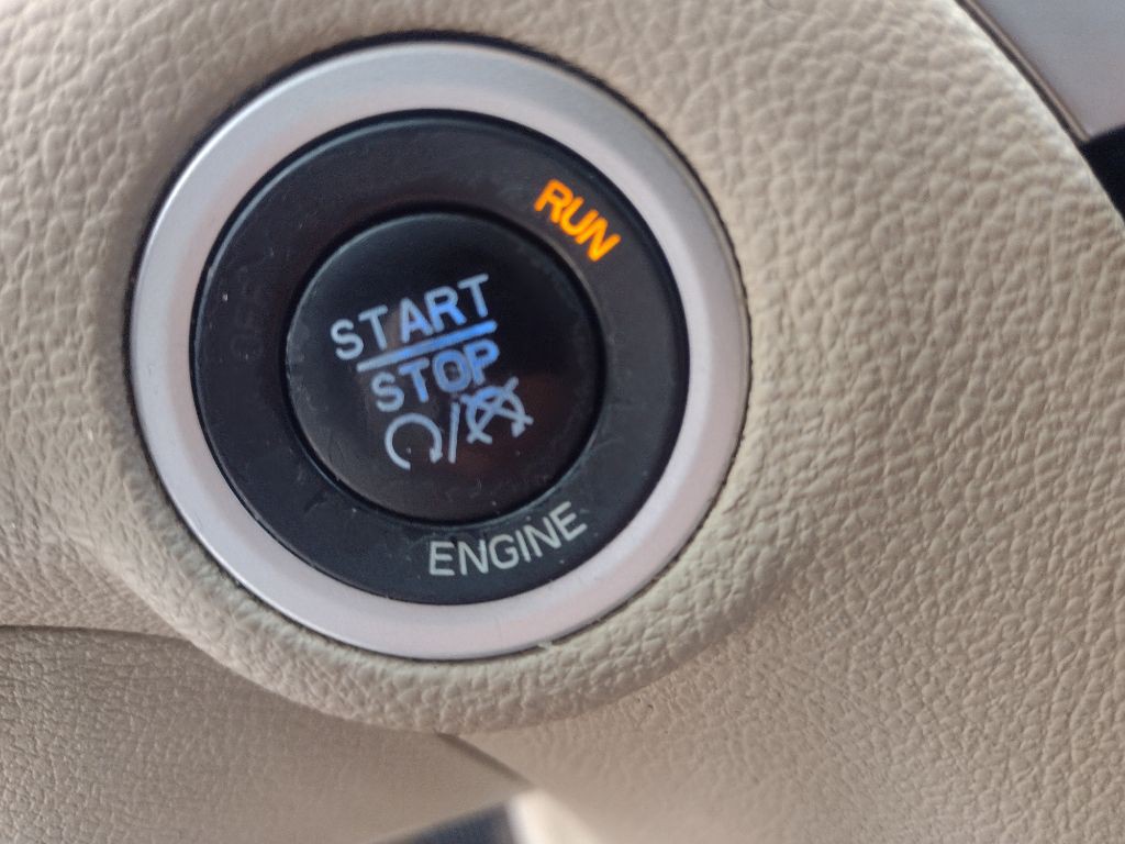 2012 Chrysler 300 Image 11