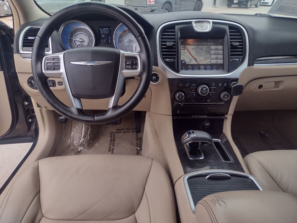 2012 Chrysler 300 Image 16