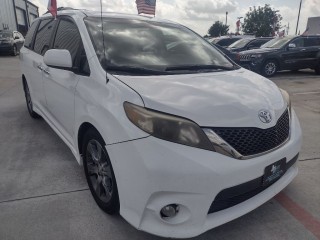 Image for 2014 Toyota Sienna Sport ID: 6627894