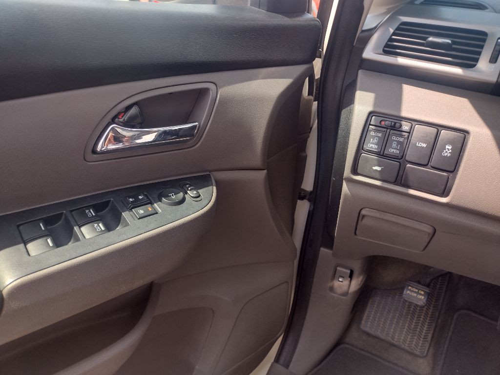 2014 Honda Odyssey Image 46
