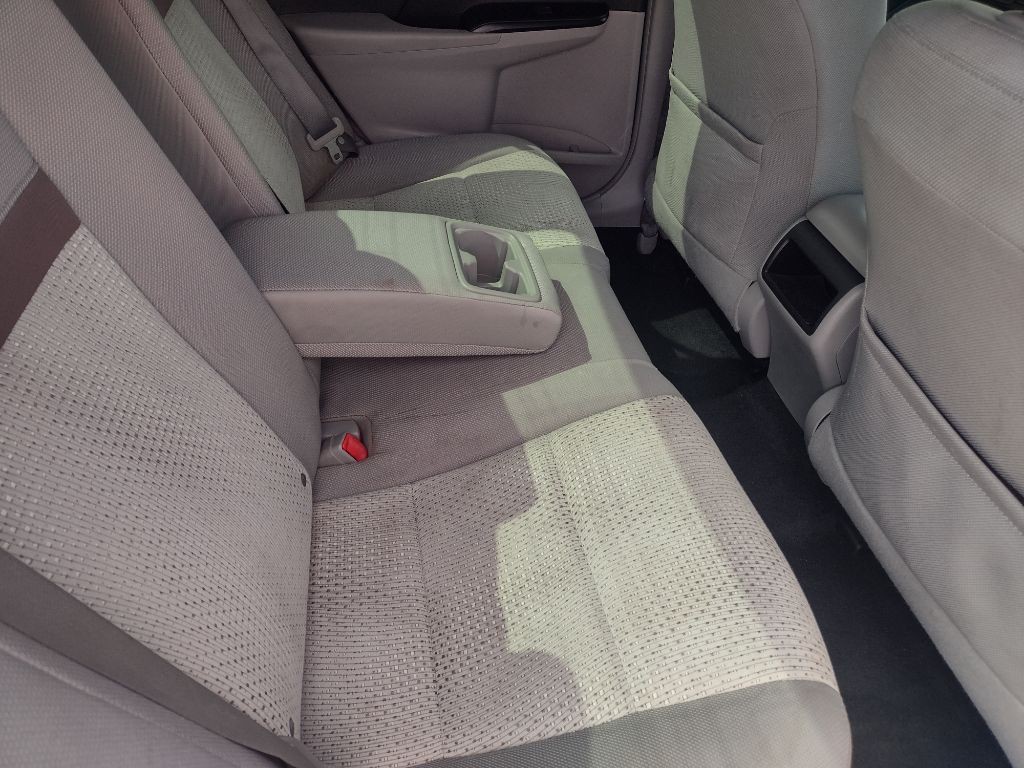 2013 Toyota Camry Image 17
