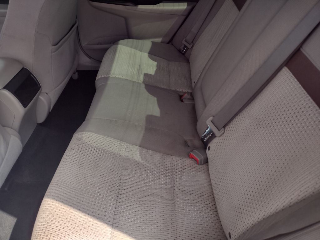 2013 Toyota Camry Image 19