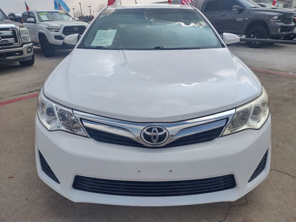 2013 Toyota Camry Image 2