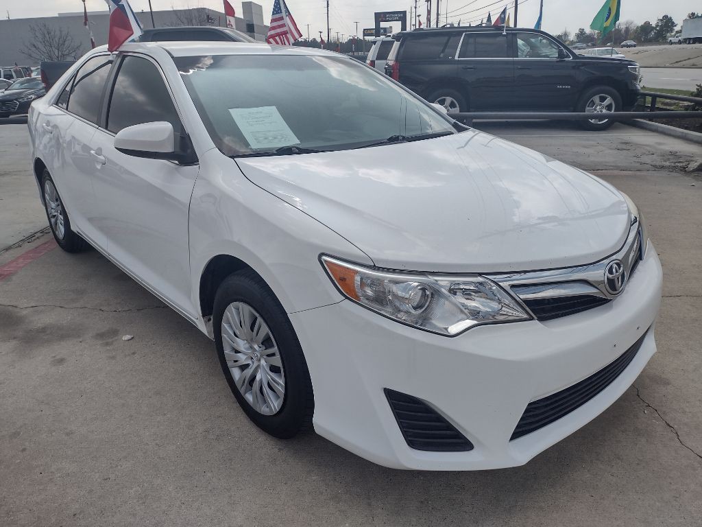 2013 Toyota Camry Image 3