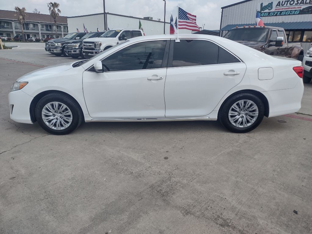 2013 Toyota Camry Image 4