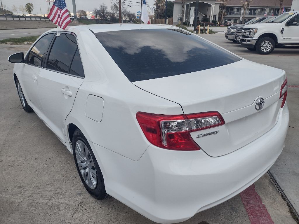 2013 Toyota Camry Image 5