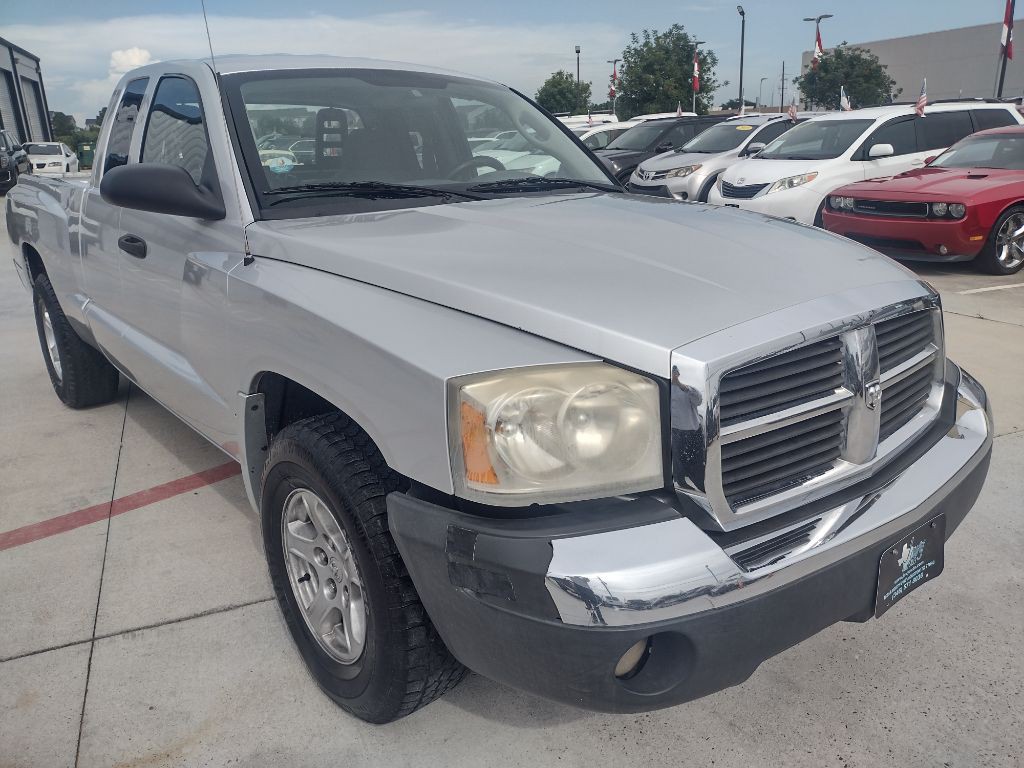 2005 Dodge Dakota Image 1