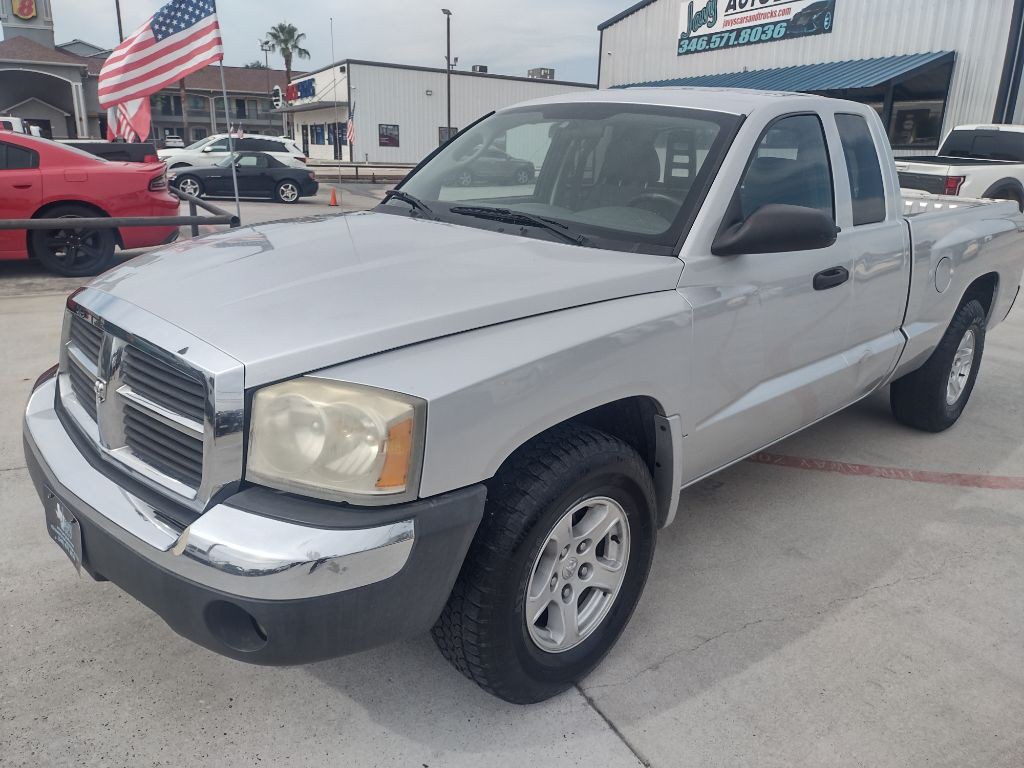 2005 Dodge Dakota Image 3