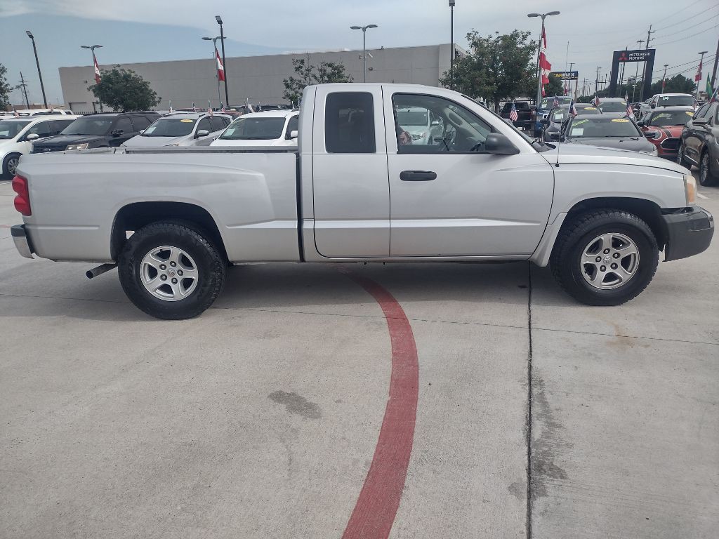 2005 Dodge Dakota Image 8