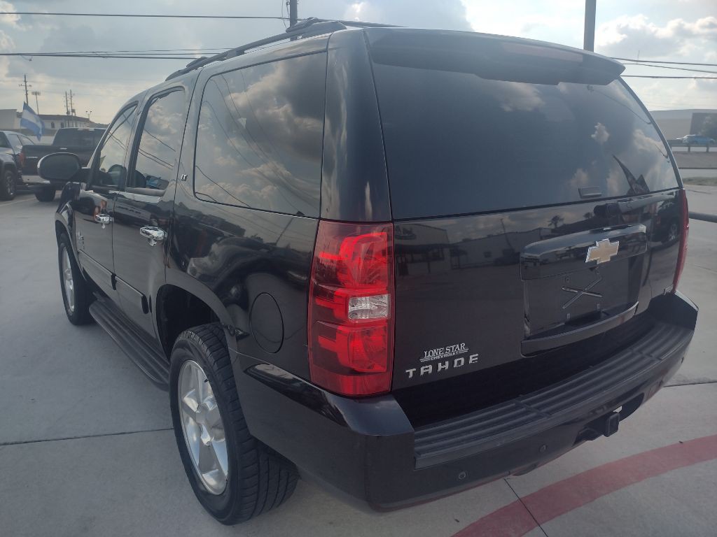2011 Chevrolet Tahoe Image 4