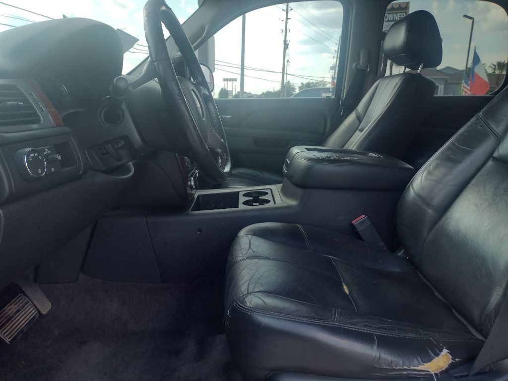 2011 Chevrolet Tahoe Image 14