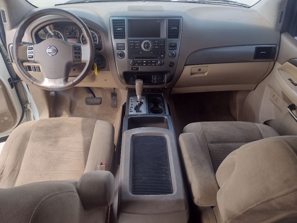 2010 Nissan Armada Image 12