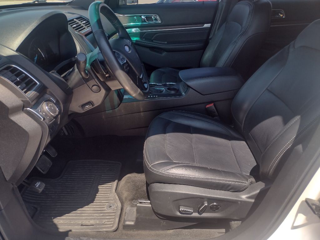 2016 Ford Explorer Image 13