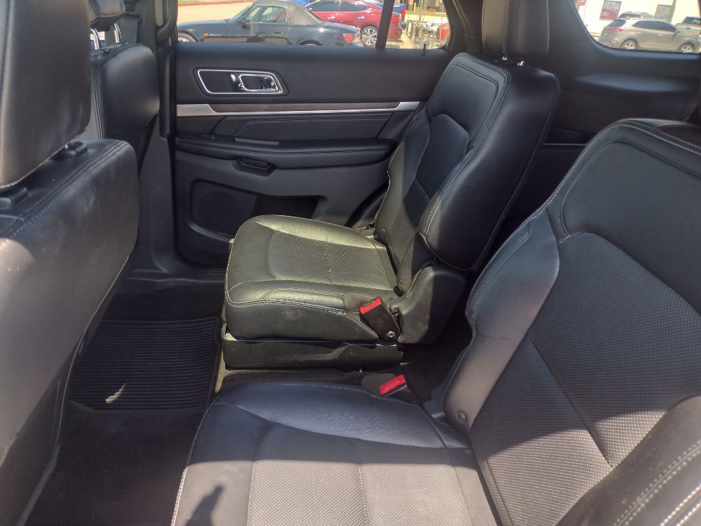 2016 Ford Explorer Image 20
