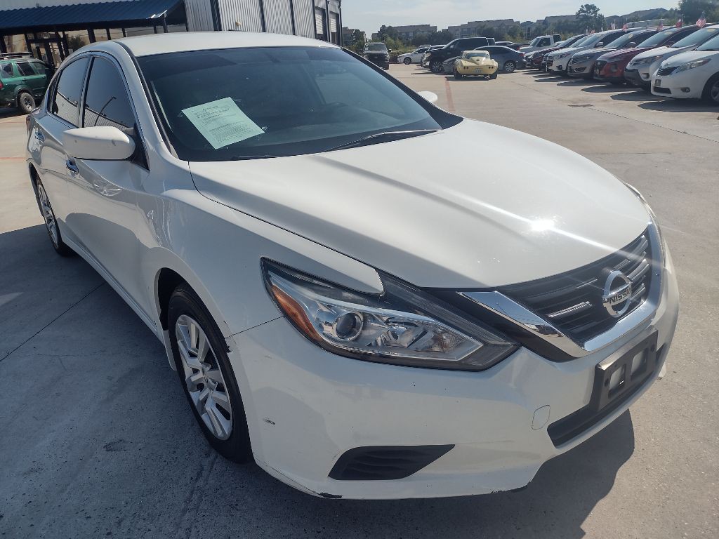 2017 Nissan Altima Image 1