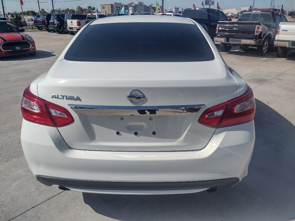 2017 Nissan Altima Image 6