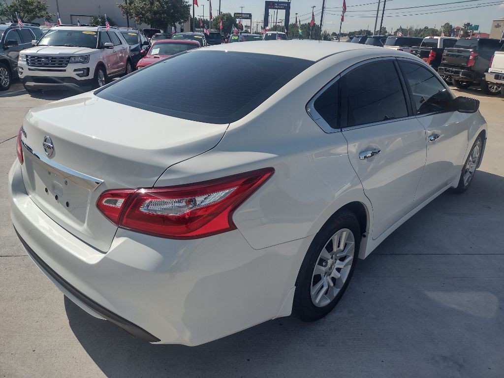 2017 Nissan Altima Image 7
