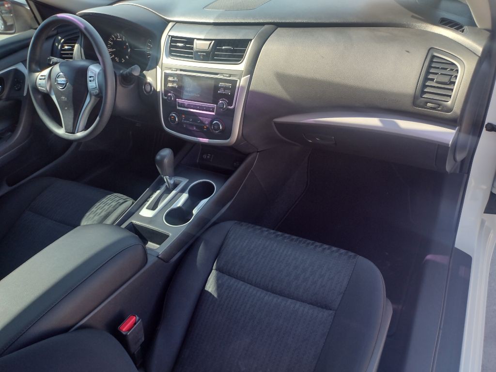 2017 Nissan Altima Image 16