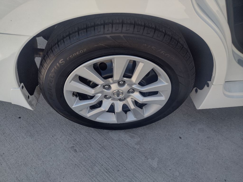 2017 Nissan Altima Image 21