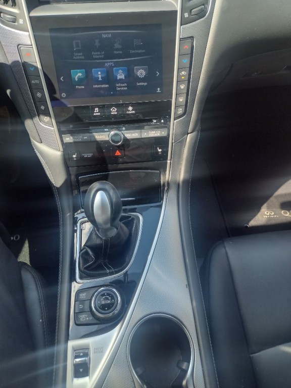 2016 INFINITI Q50 Image 17