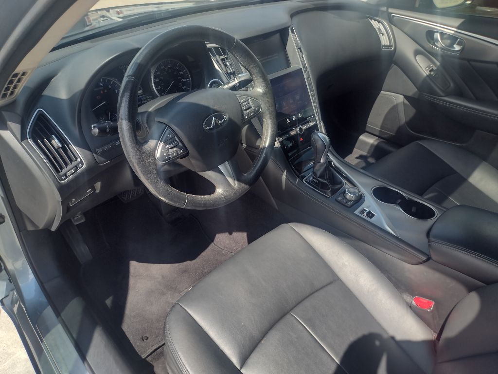 2016 INFINITI Q50 Image 18