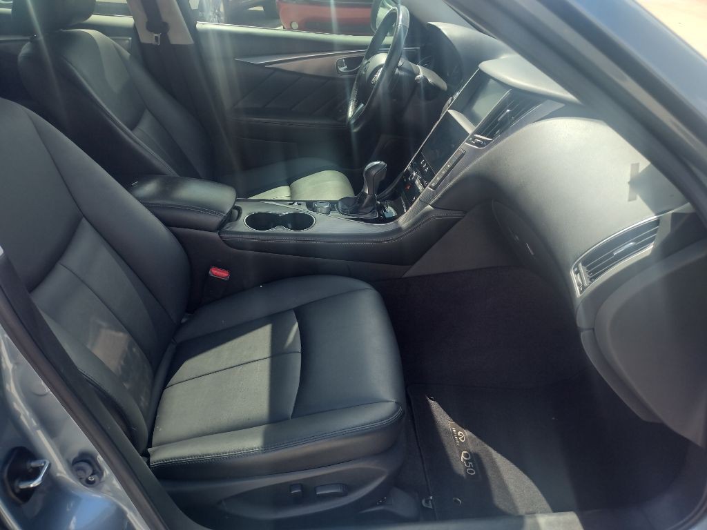 2016 INFINITI Q50 Image 19