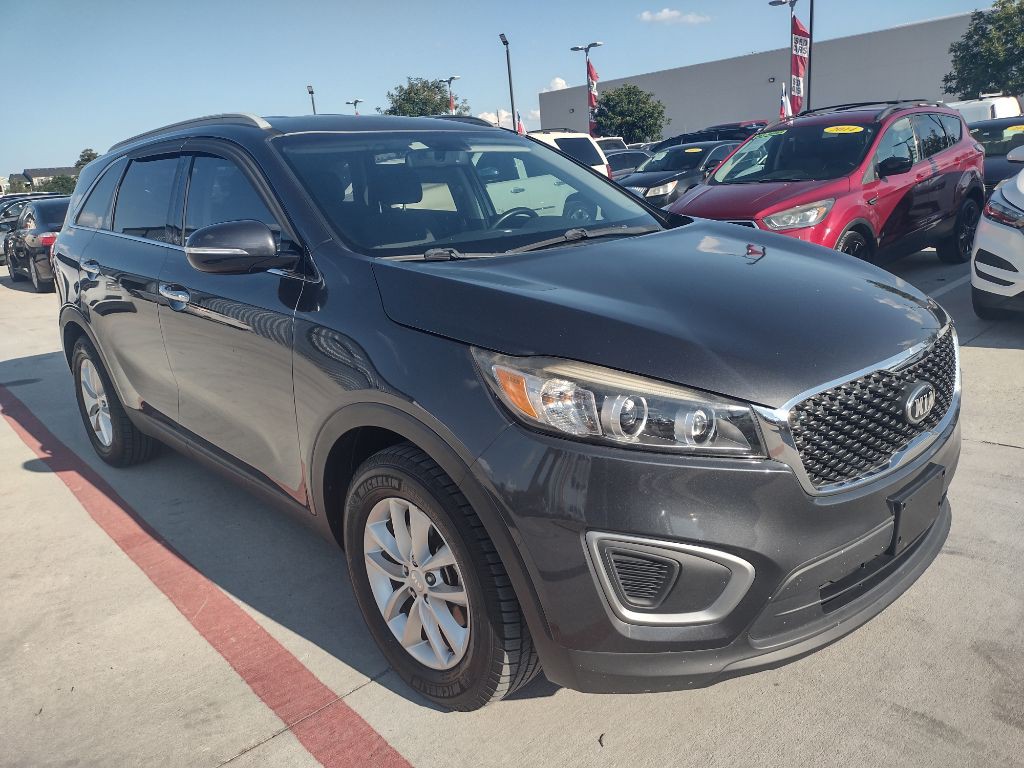 2017 Kia Sorento Image 1