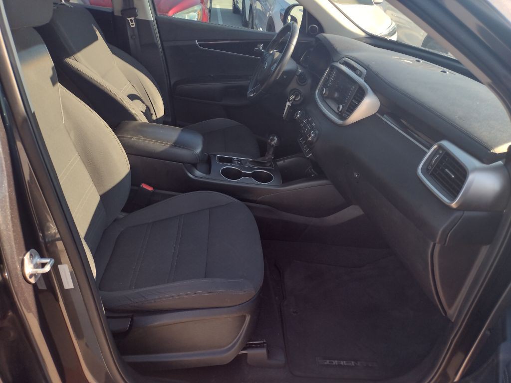 2017 Kia Sorento Image 15