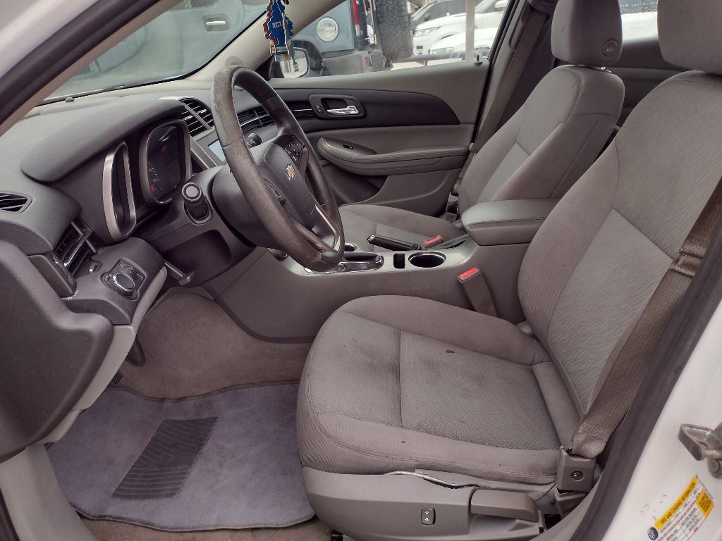 2015 Chevrolet Malibu Image 9