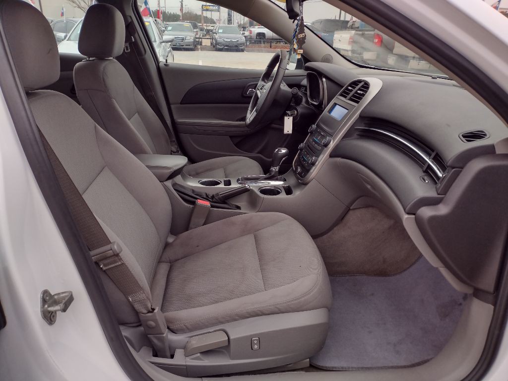 2015 Chevrolet Malibu Image 12