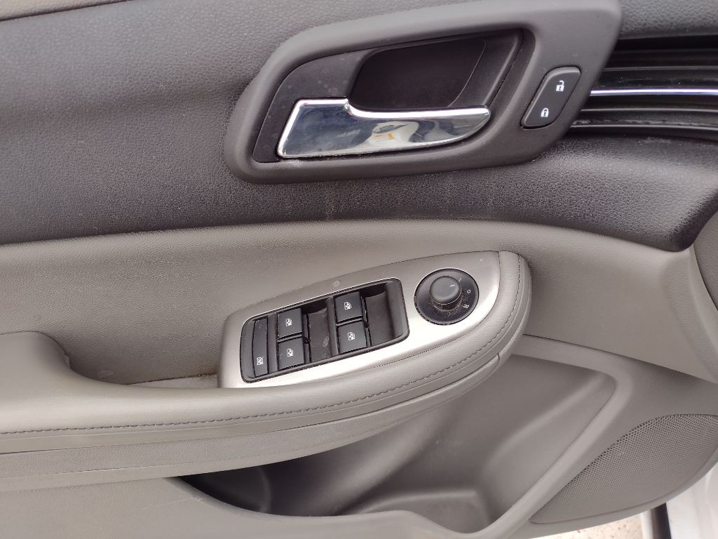 2015 Chevrolet Malibu Image 16
