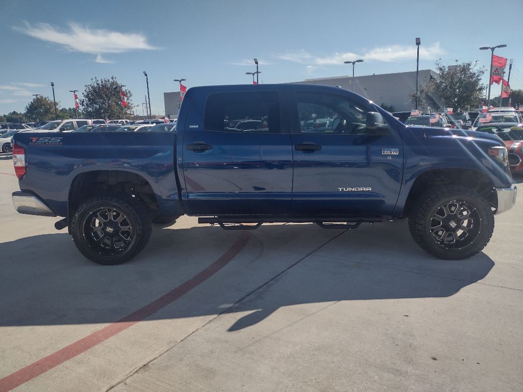 2015 Toyota Tundra Image 8
