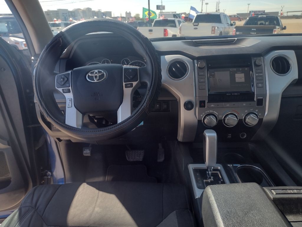 2015 Toyota Tundra Image 17