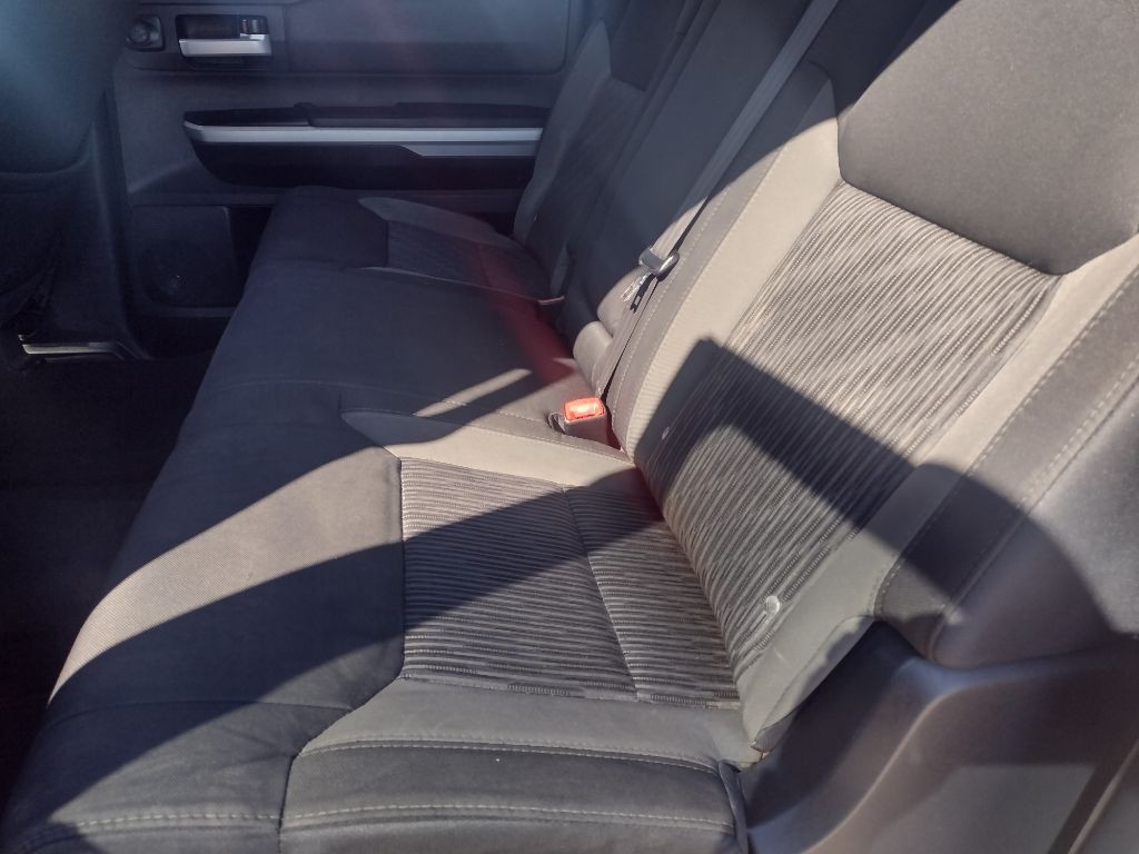 2015 Toyota Tundra Image 21
