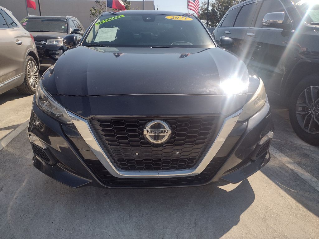 2021 Nissan Altima Image 2